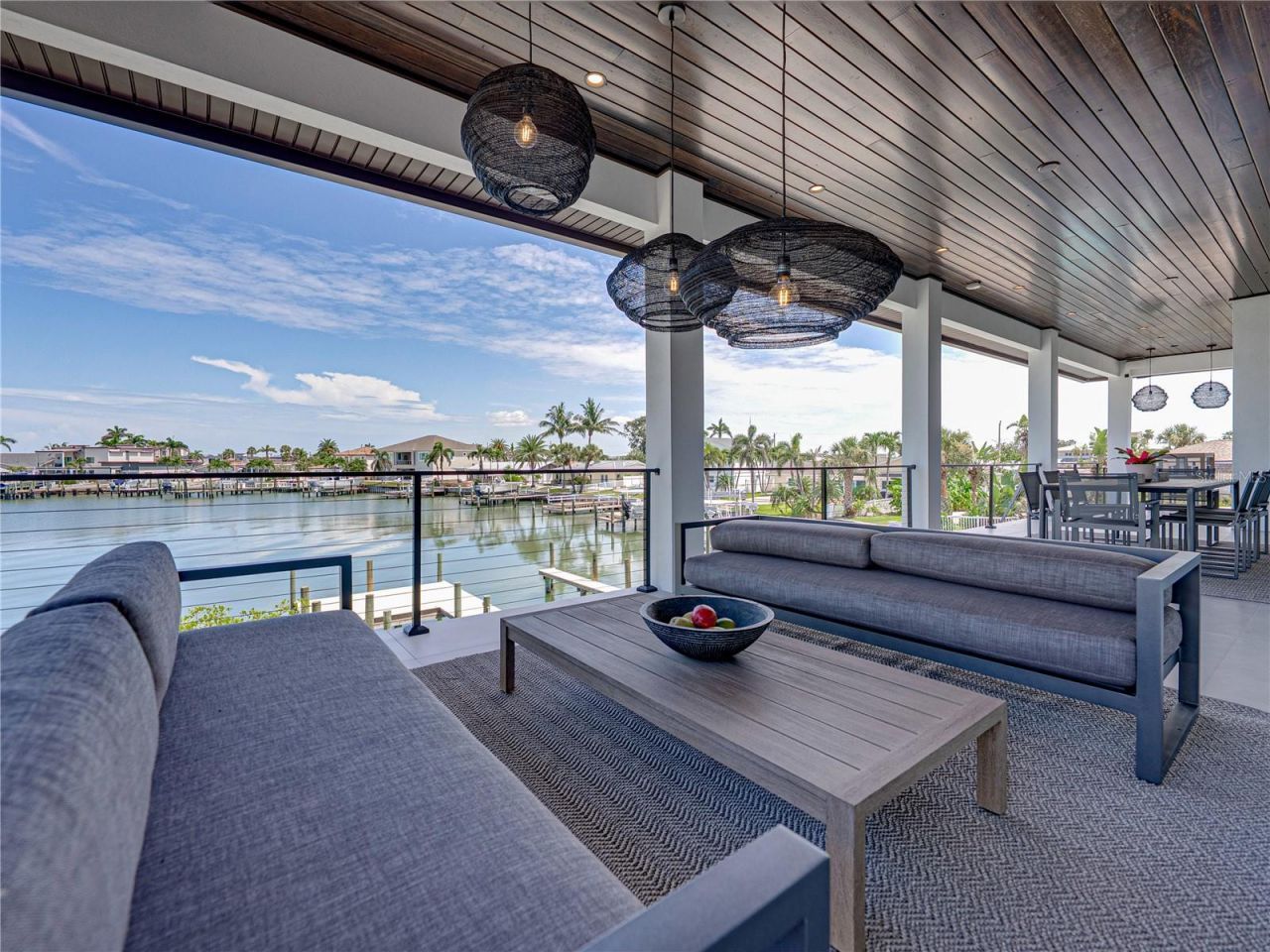 1037 79th Street S, Saint Petersburg, FL 33707 Photo