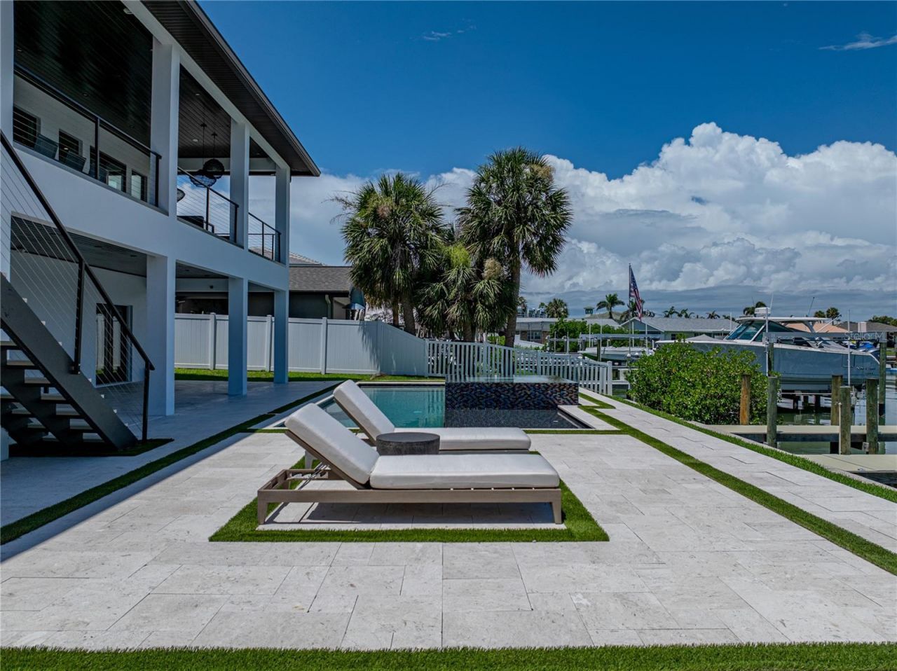 1037 79th Street S, Saint Petersburg, FL 33707 Photo