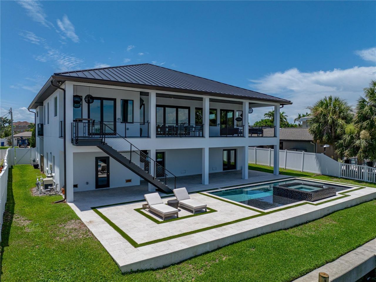 1037 79th Street S, Saint Petersburg, FL 33707 Photo