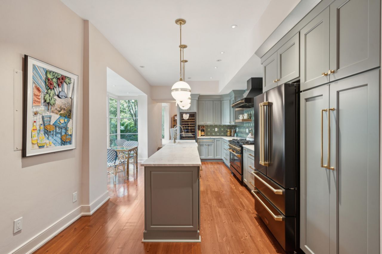 42 S Battery Street Photo 31