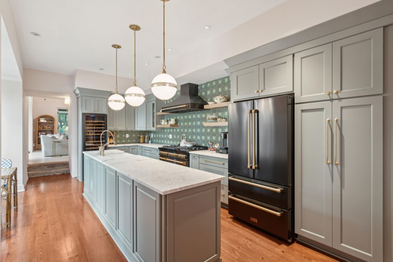 42 S Battery Street Photo 33