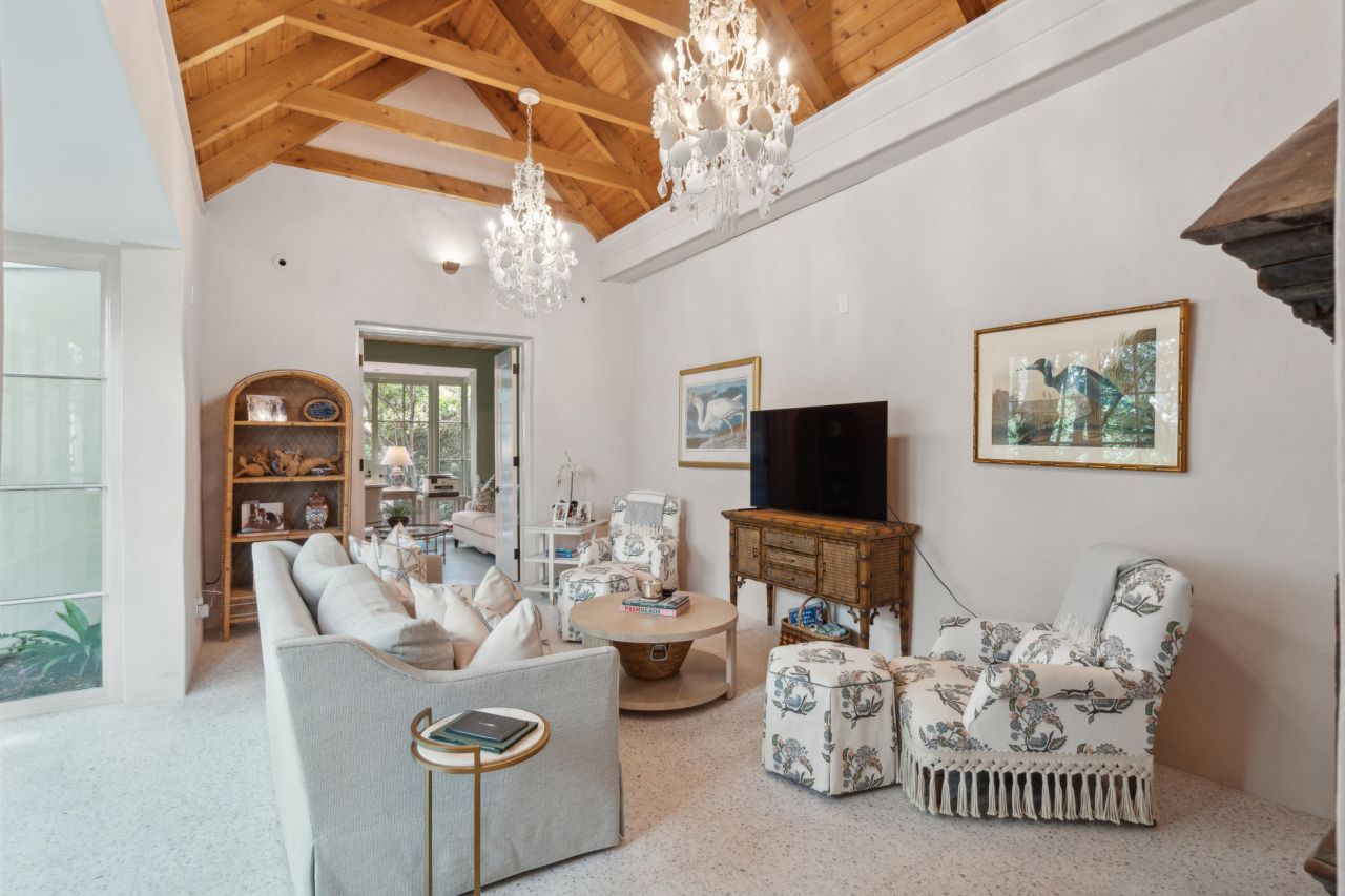 42 S Battery Street Photo 39