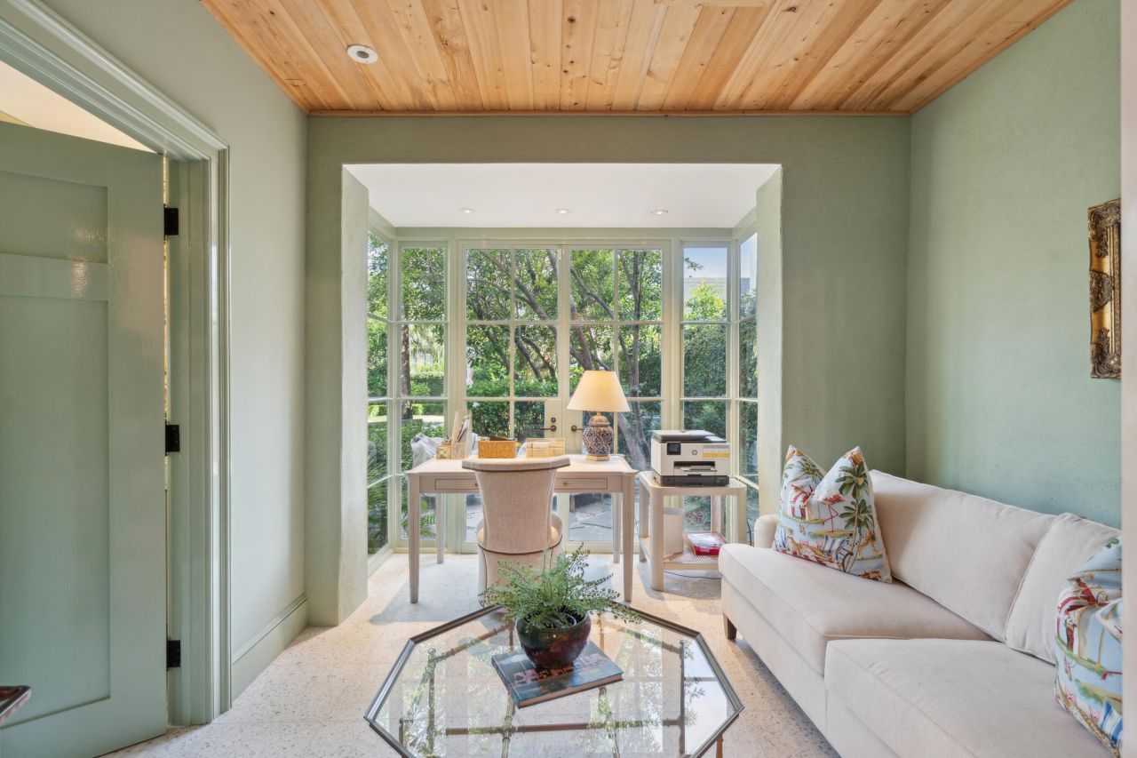 42 S Battery Street Photo 43