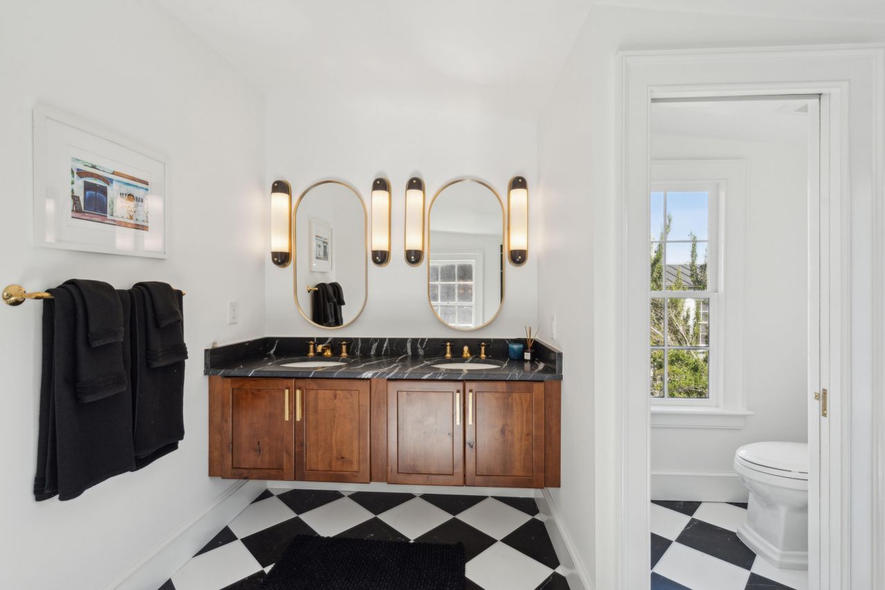 42 S Battery Street Photo 84