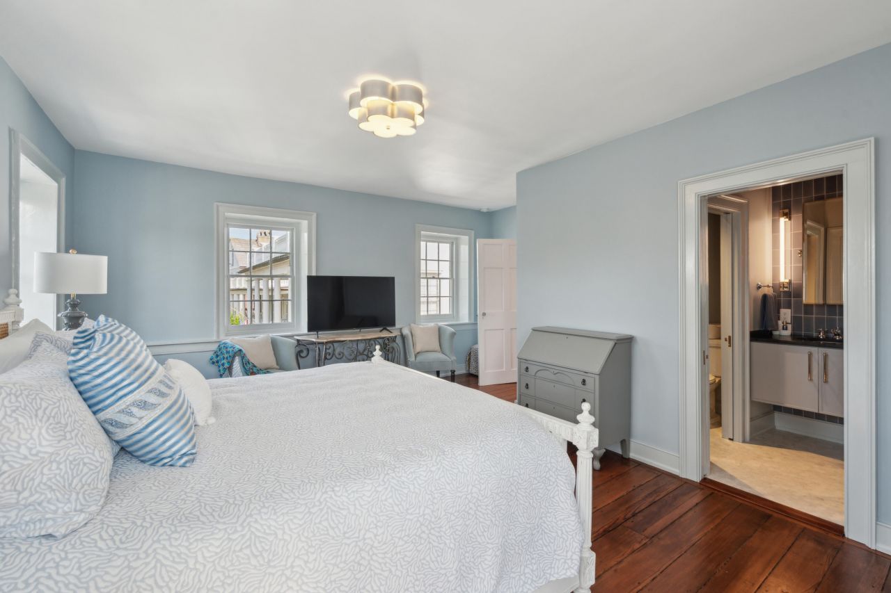 42 S Battery Street Photo 88