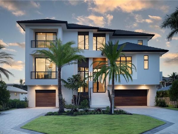 141 Channel DR, NAPLES, FL 34108