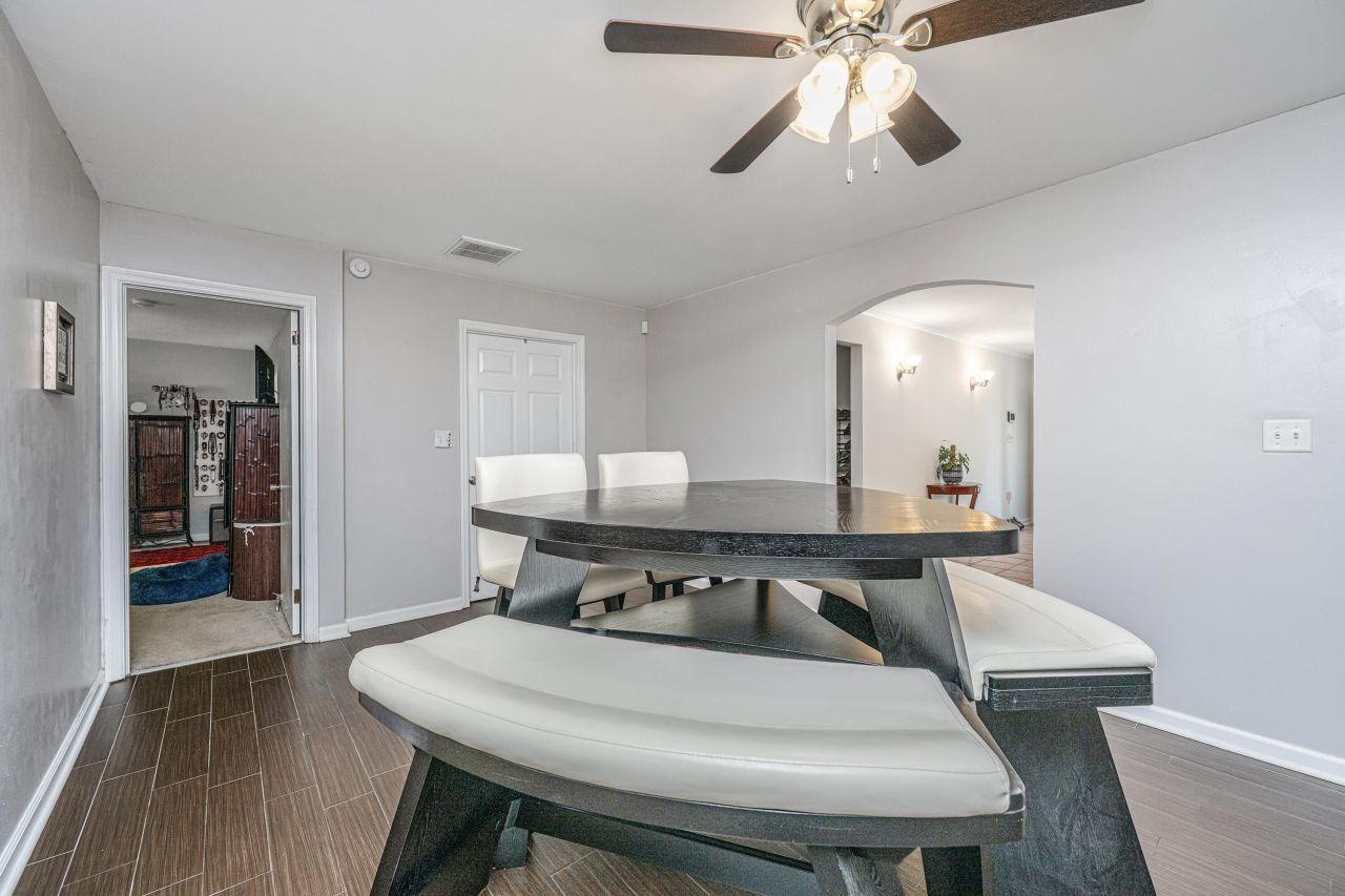 1563 Relyea Avenue Photo 14