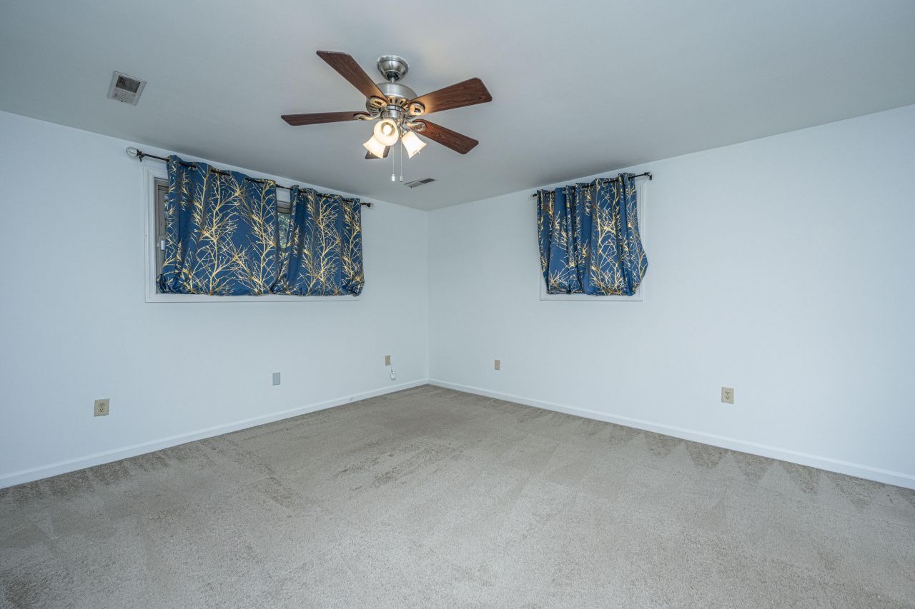 1563 Relyea Avenue Photo 15