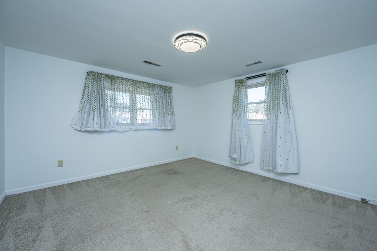 1563 Relyea Avenue Photo 20