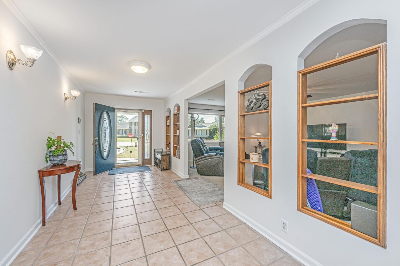 1563 Relyea Avenue Photo 5