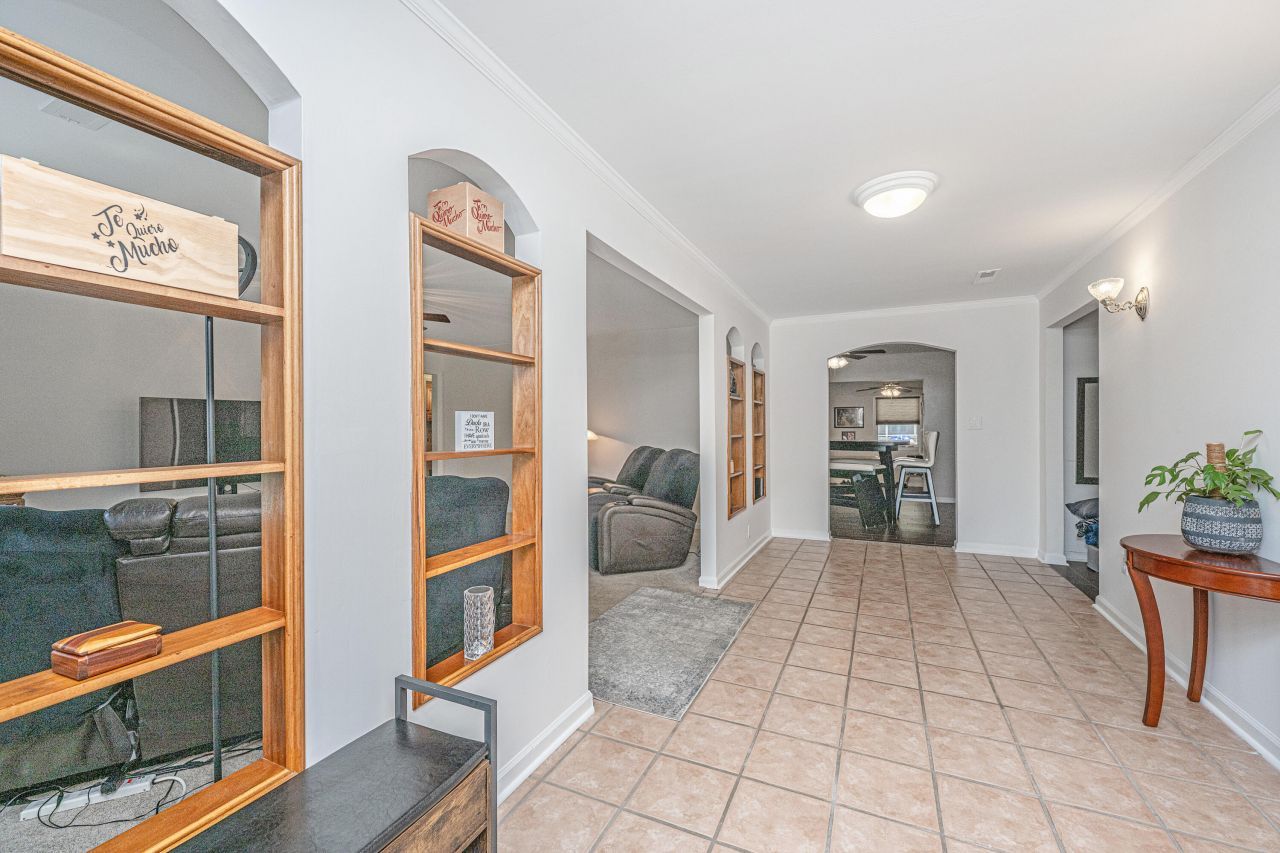 1563 Relyea Avenue Photo 6