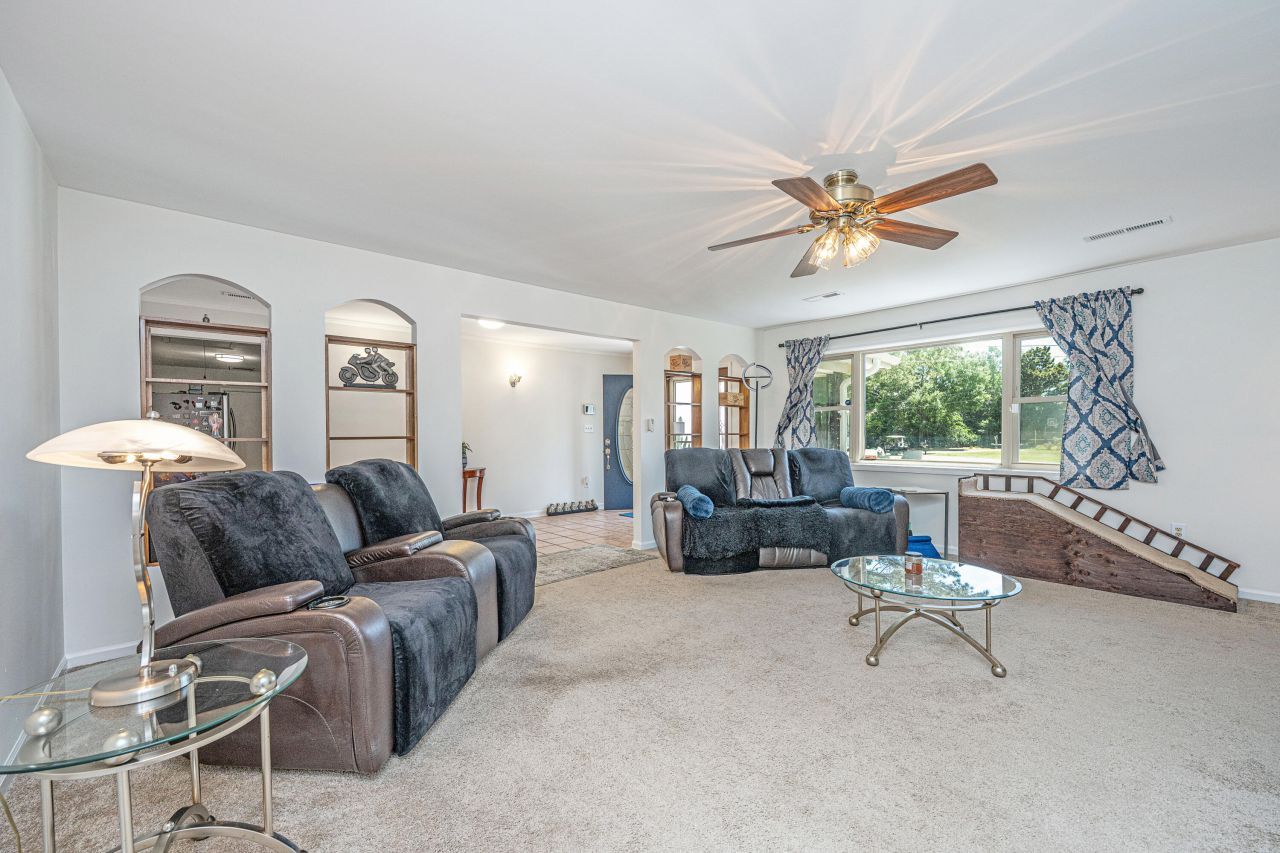 1563 Relyea Avenue Photo 8