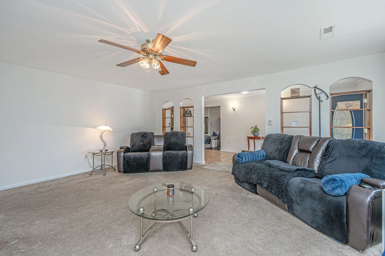 1563 Relyea Avenue Photo 9