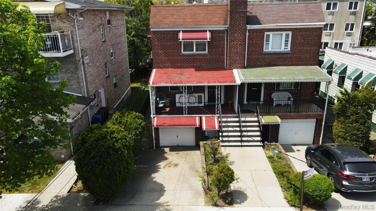 3331 Hone Avenue, Bronx, NY 10469 Main Photo