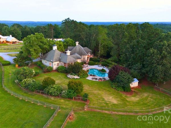 650 Golf Course Road, Columbus, NC 28722