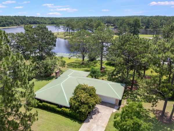 991 Pinewood Drive, DeFuniak Springs, FL 32433