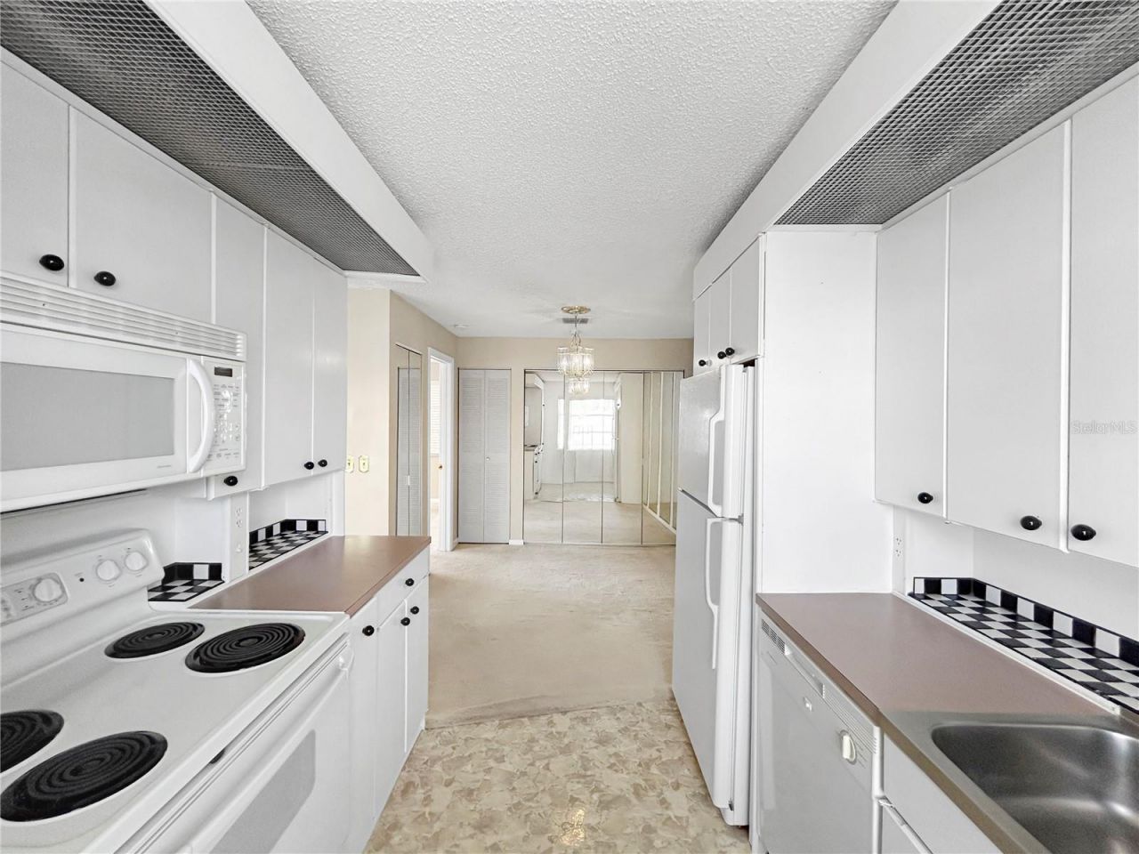 3265 40th Way S, Unit E, Saint Petersburg, FL 33711 Photo