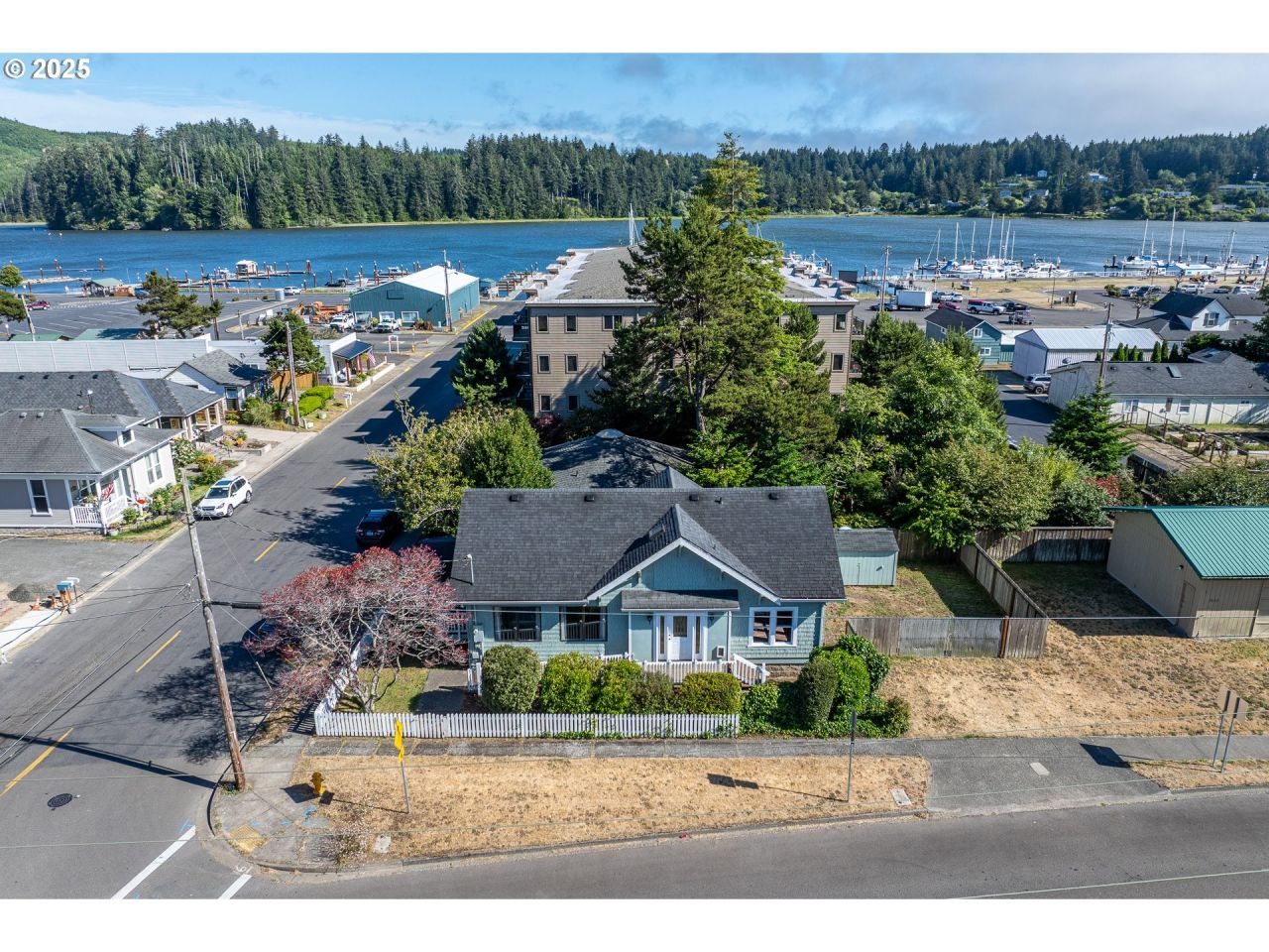 289 Harbor St, Florence, OR 97439 Main Photo