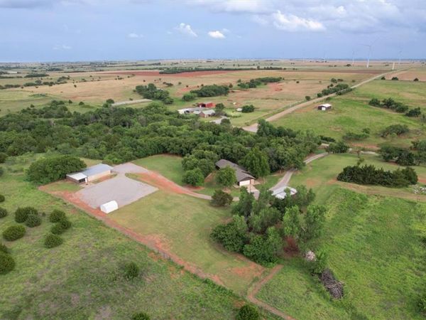 22117 E 1250 Road, Rocky, OK 73661