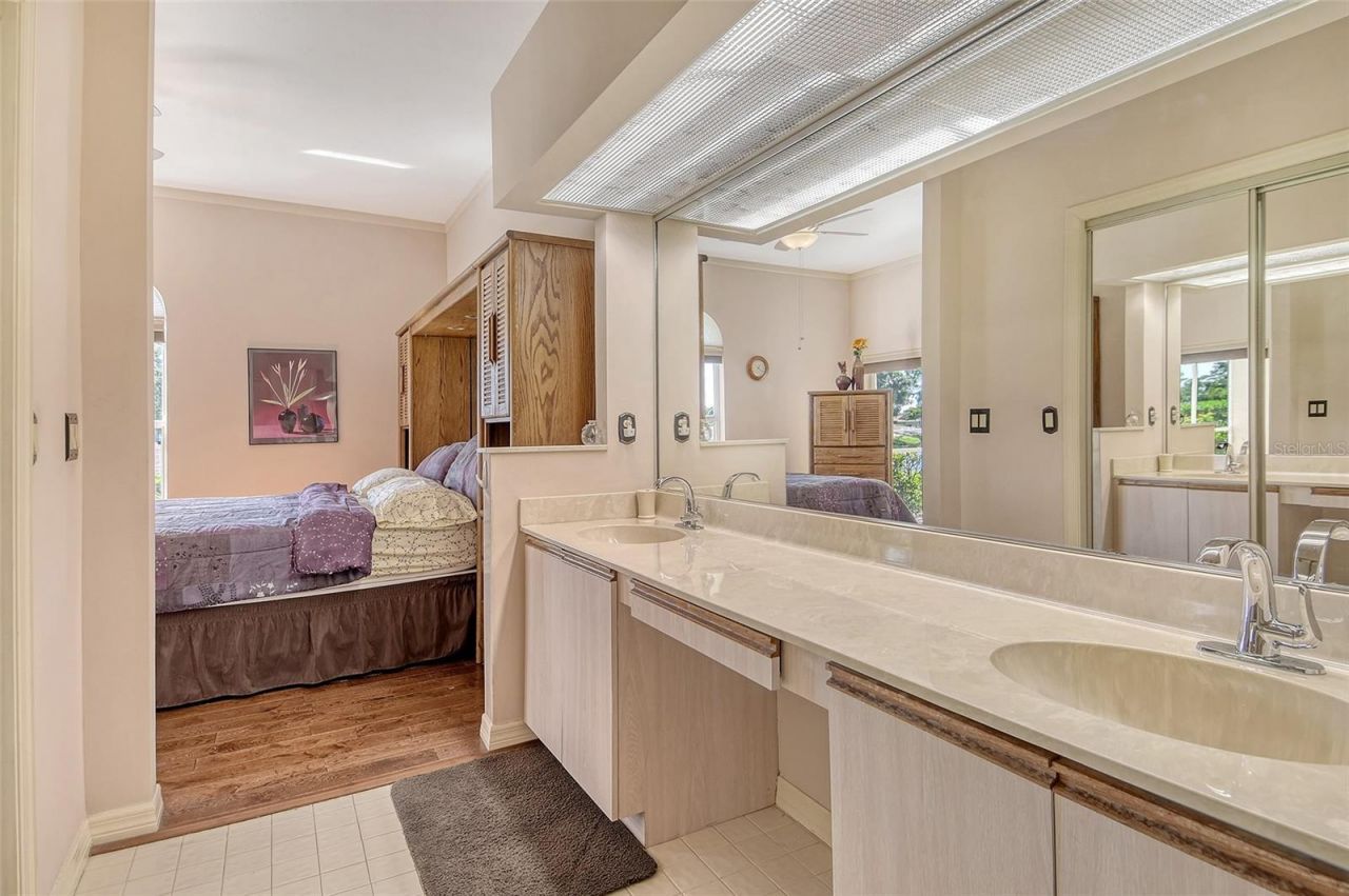 5598 Golf Pointe Drive, Unit A-1, Sarasota, FL 34243 Photo