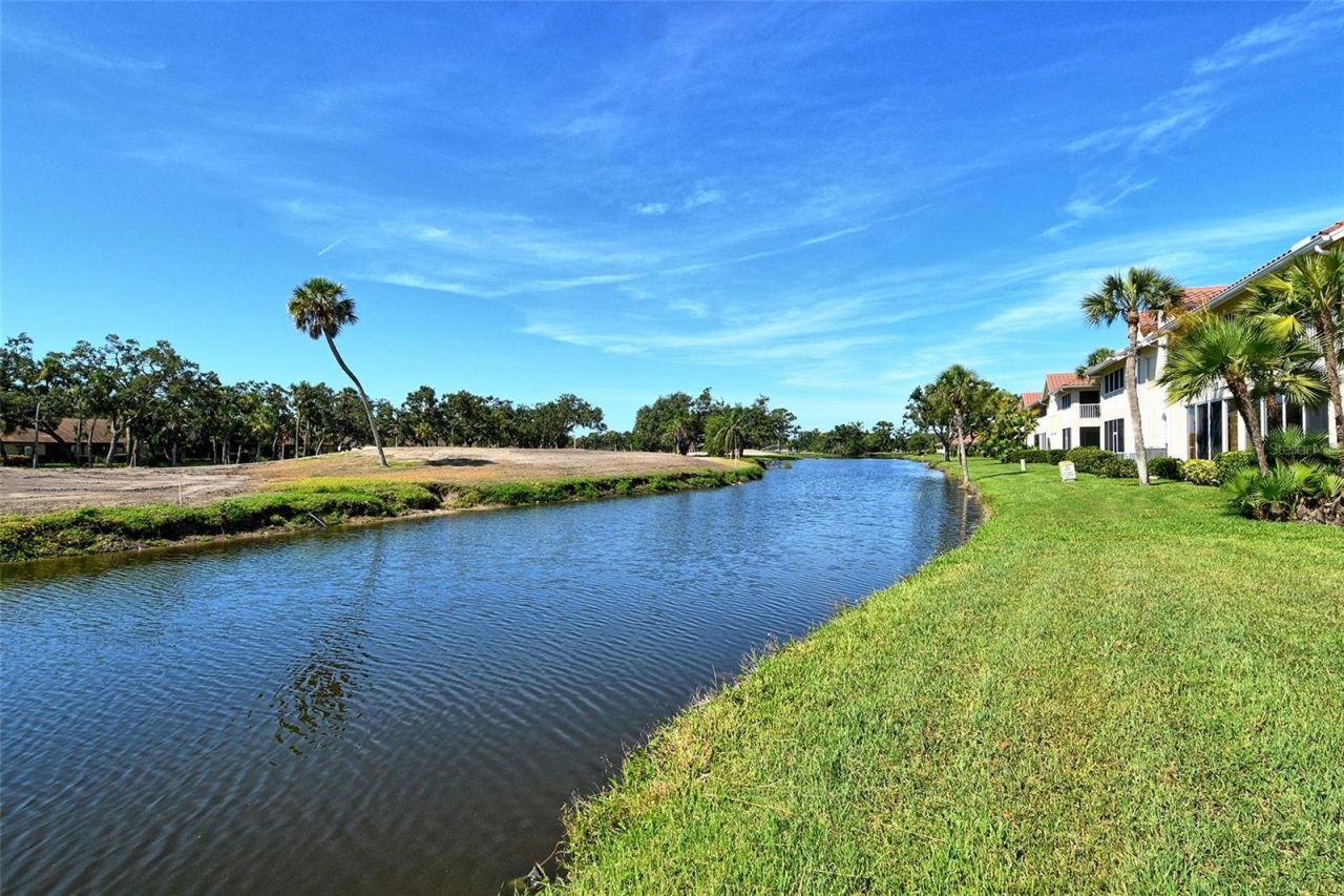5598 Golf Pointe Drive, Unit A-1, Sarasota, FL 34243 Photo