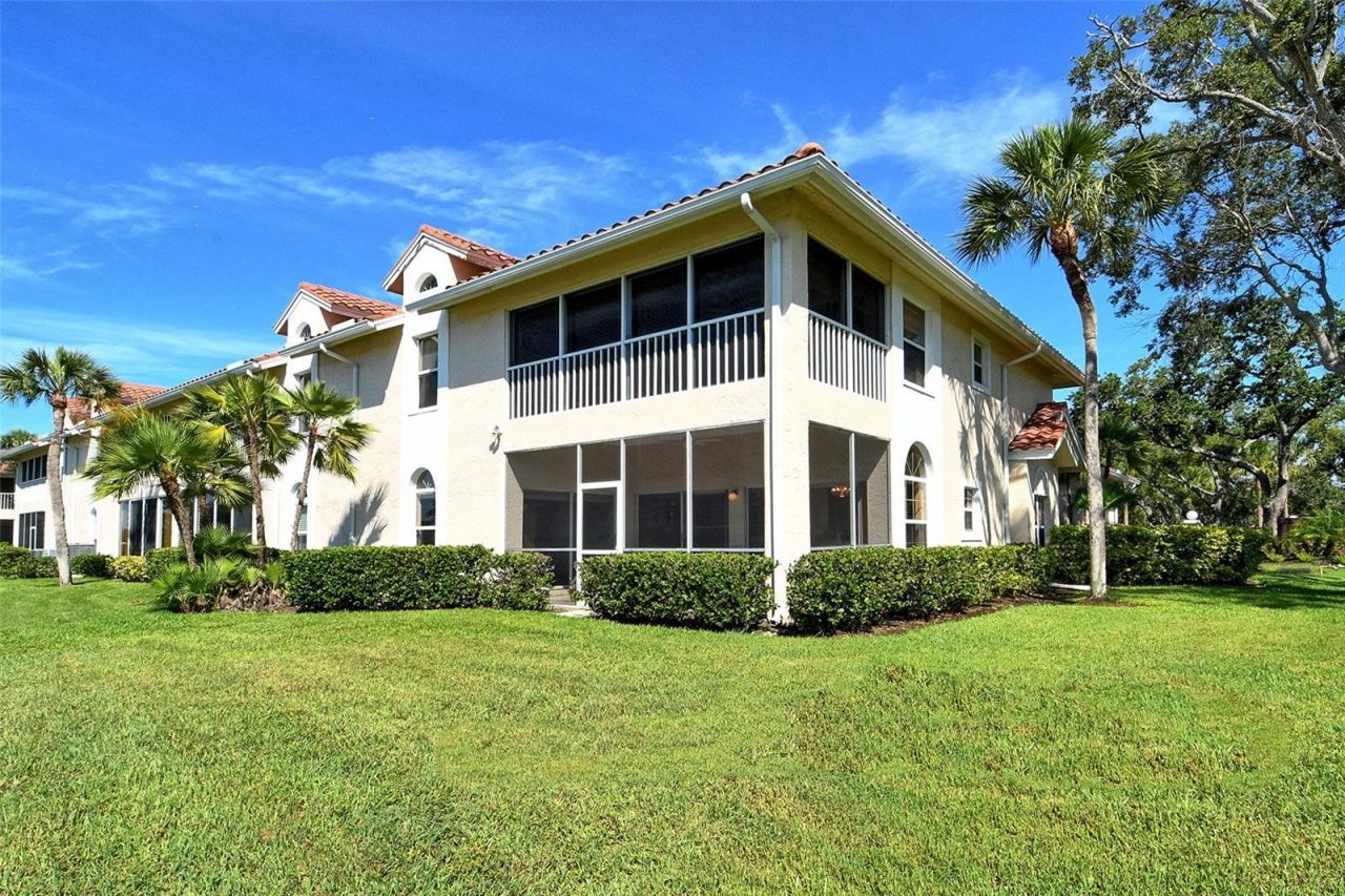 5598 Golf Pointe Drive, Unit A-1, Sarasota, FL 34243 Photo