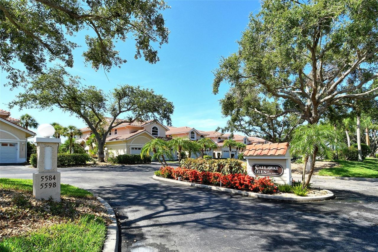 5598 Golf Pointe Drive, Unit A-1, Sarasota, FL 34243 Photo