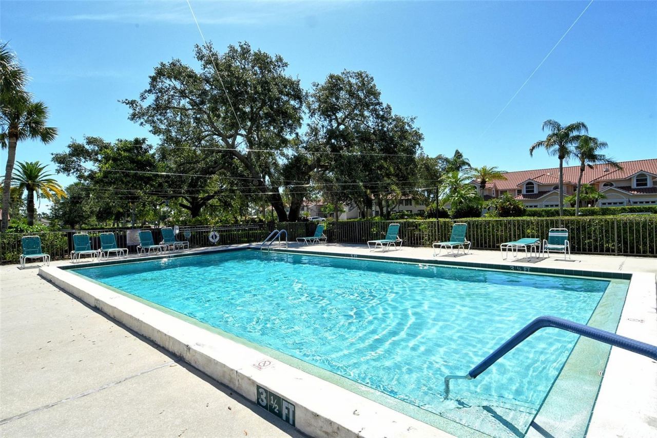 5598 Golf Pointe Drive, Unit A-1, Sarasota, FL 34243 Photo