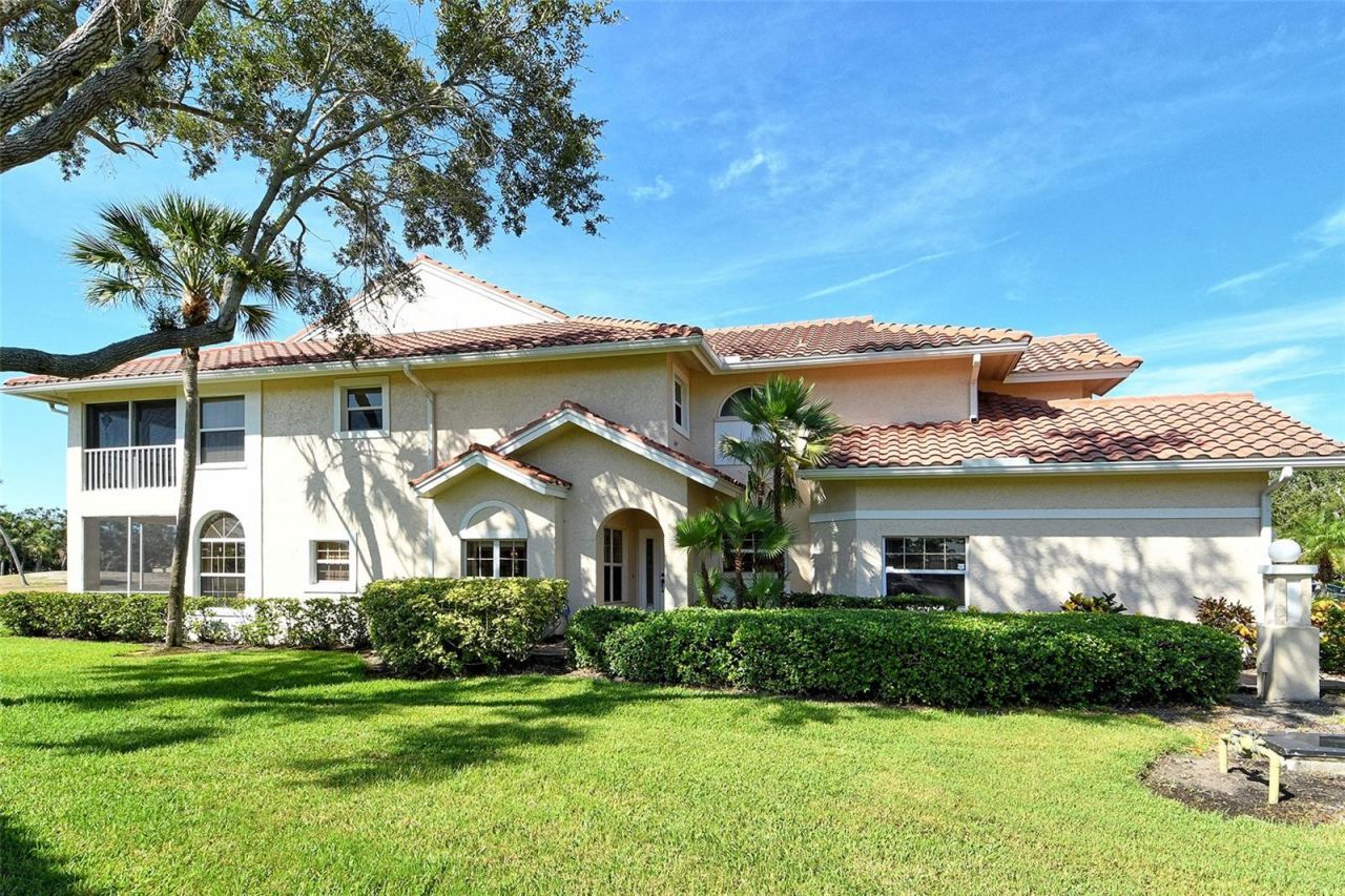 5598 Golf Pointe Drive, Unit A-1, Sarasota, FL 34243 Photo