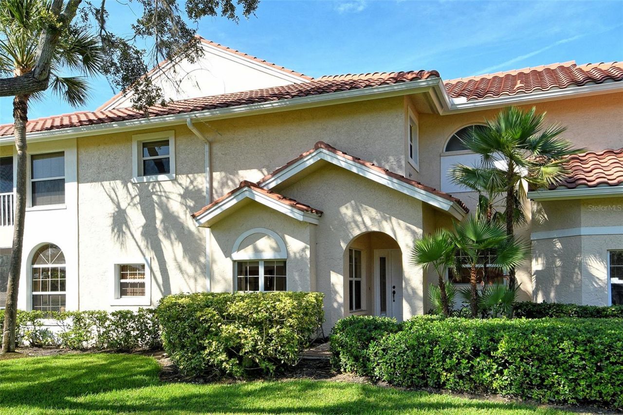 5598 Golf Pointe Drive, Unit A-1, Sarasota, FL 34243 Photo