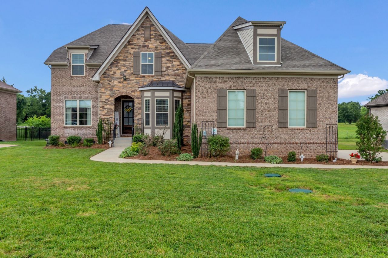 7116 Springwater St Smyrna, TN 37167