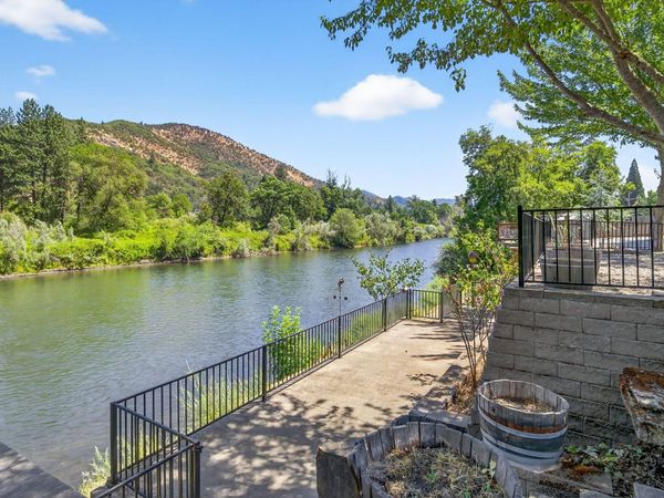 5508 Rogue River Highway, Gold Hill, OR 97525
