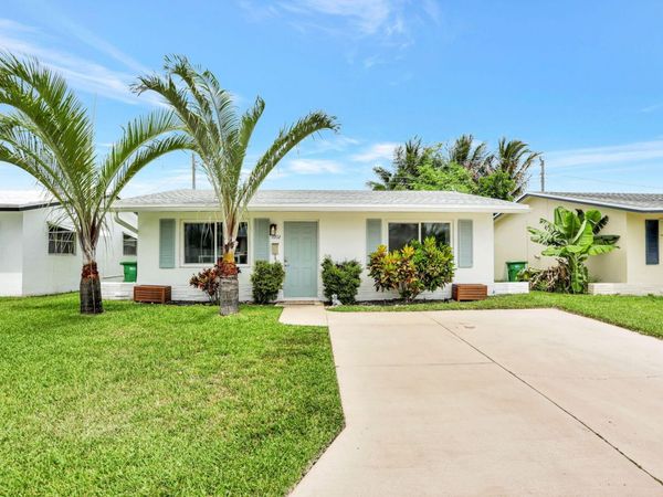 4902 NW 27 Way, Tamarac, FL 33309