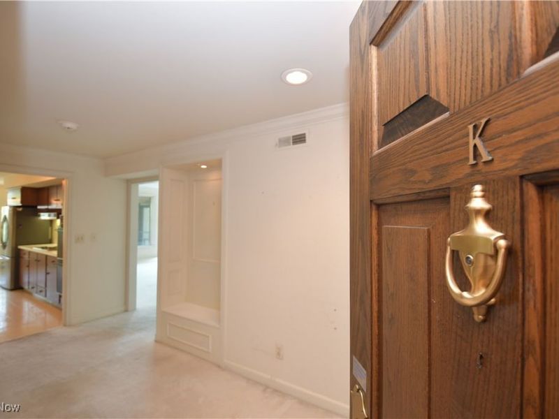 5200 Three Village Drive, Unit 4K, Lyndhurst, OH 44124 Photo 2