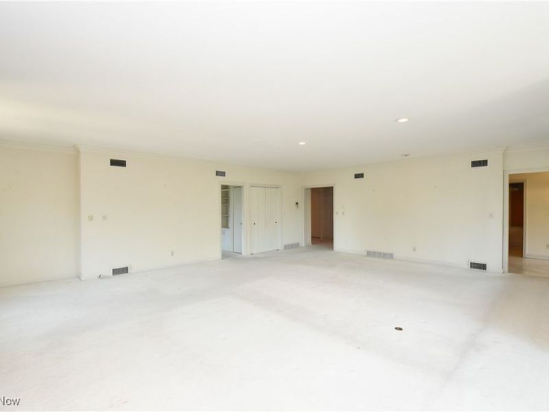 5200 Three Village Drive, Unit 4K, Lyndhurst, OH 44124 Photo 7