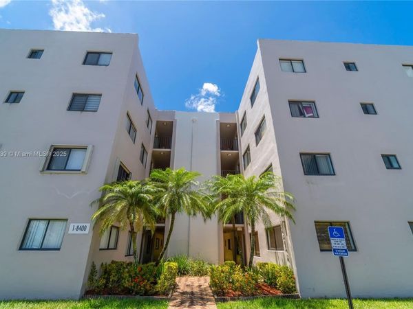 8400 SW 133rd Ave Rd, Unit 212, Miami, FL 33183