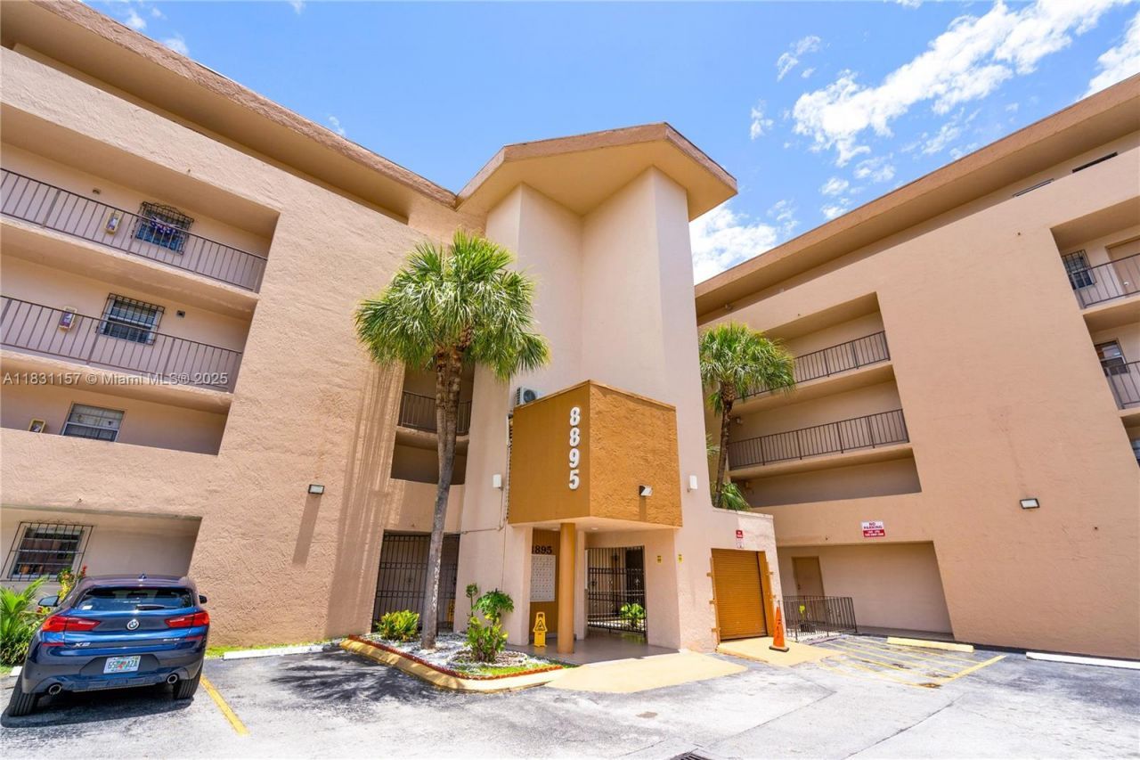 8895 Fontainebleau Blvd, Unit 301, Miami, FL 33172 Photo