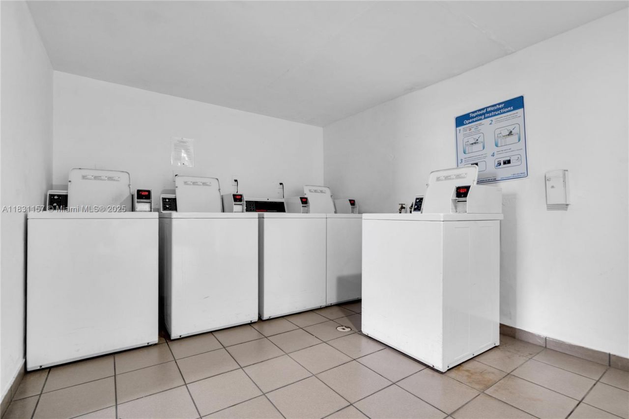 8895 Fontainebleau Blvd, Unit 301, Miami, FL 33172 Photo