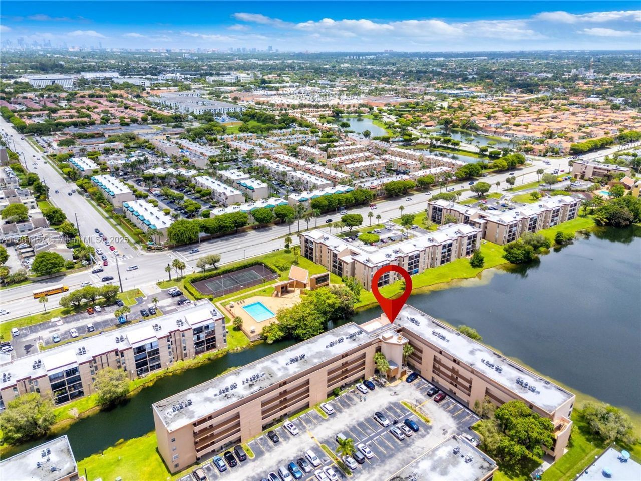 8895 Fontainebleau Blvd, Unit 301, Miami, FL 33172 Photo