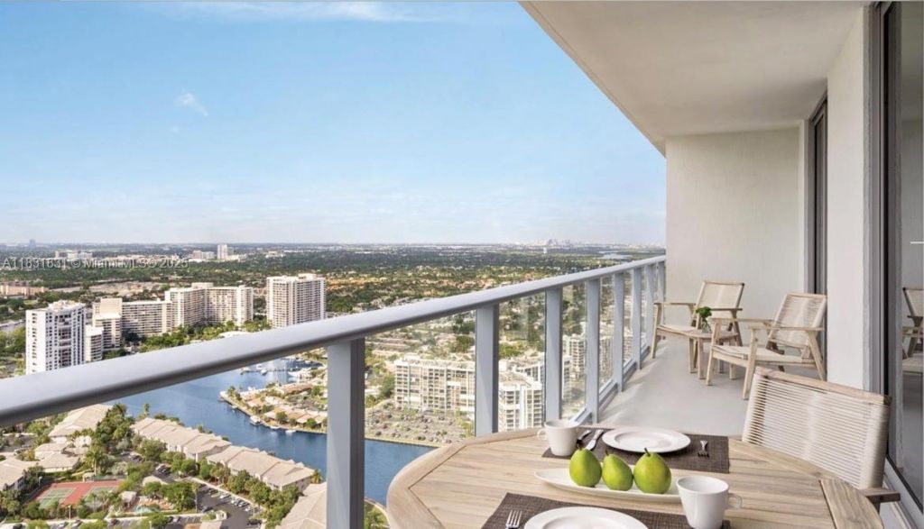 4010 S Ocean Dr, Unit R1406, Hollywood, FL 33019 Photo