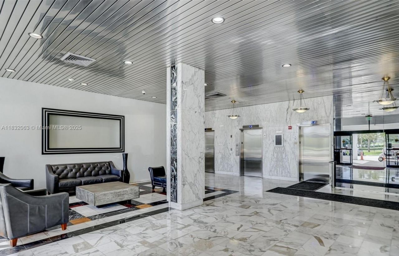 3675 N Country Club Dr, Unit 1705, Aventura, FL 33180 Photo