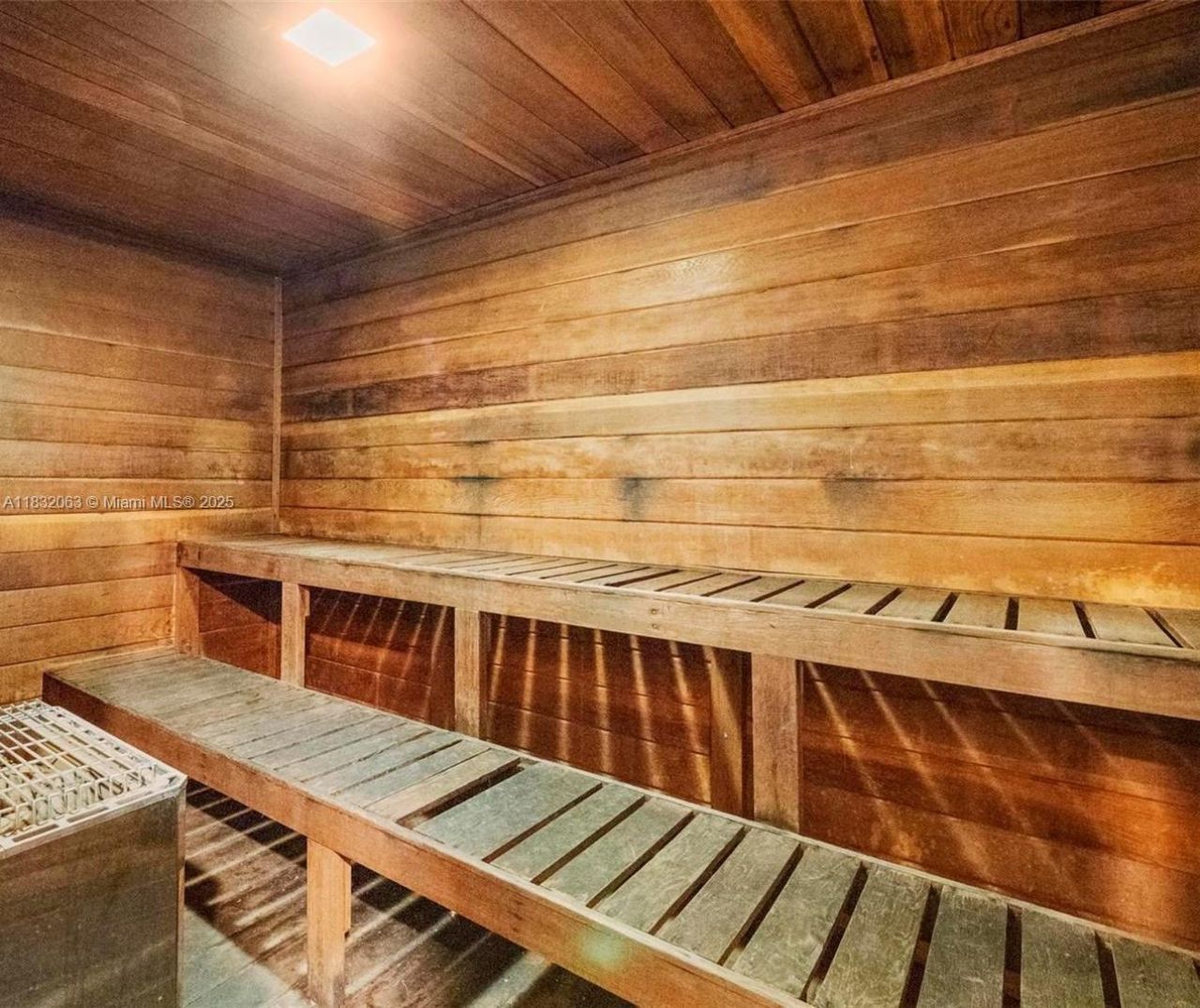 3675 N Country Club Dr, Unit 1705, Aventura, FL 33180 Photo