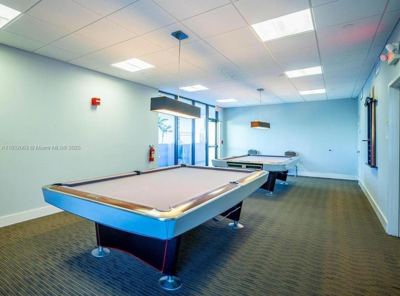 3675 N Country Club Dr, Unit 1705, Aventura, FL 33180 Photo