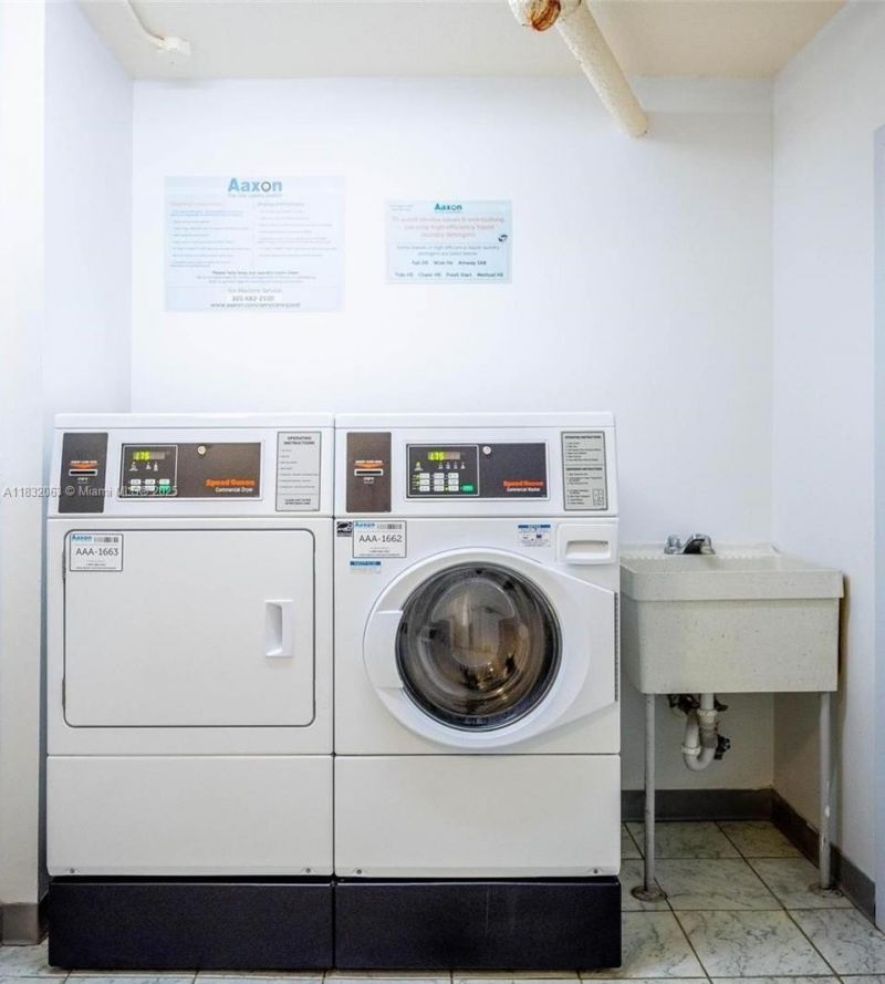 3675 N Country Club Dr, Unit 1705, Aventura, FL 33180 Photo