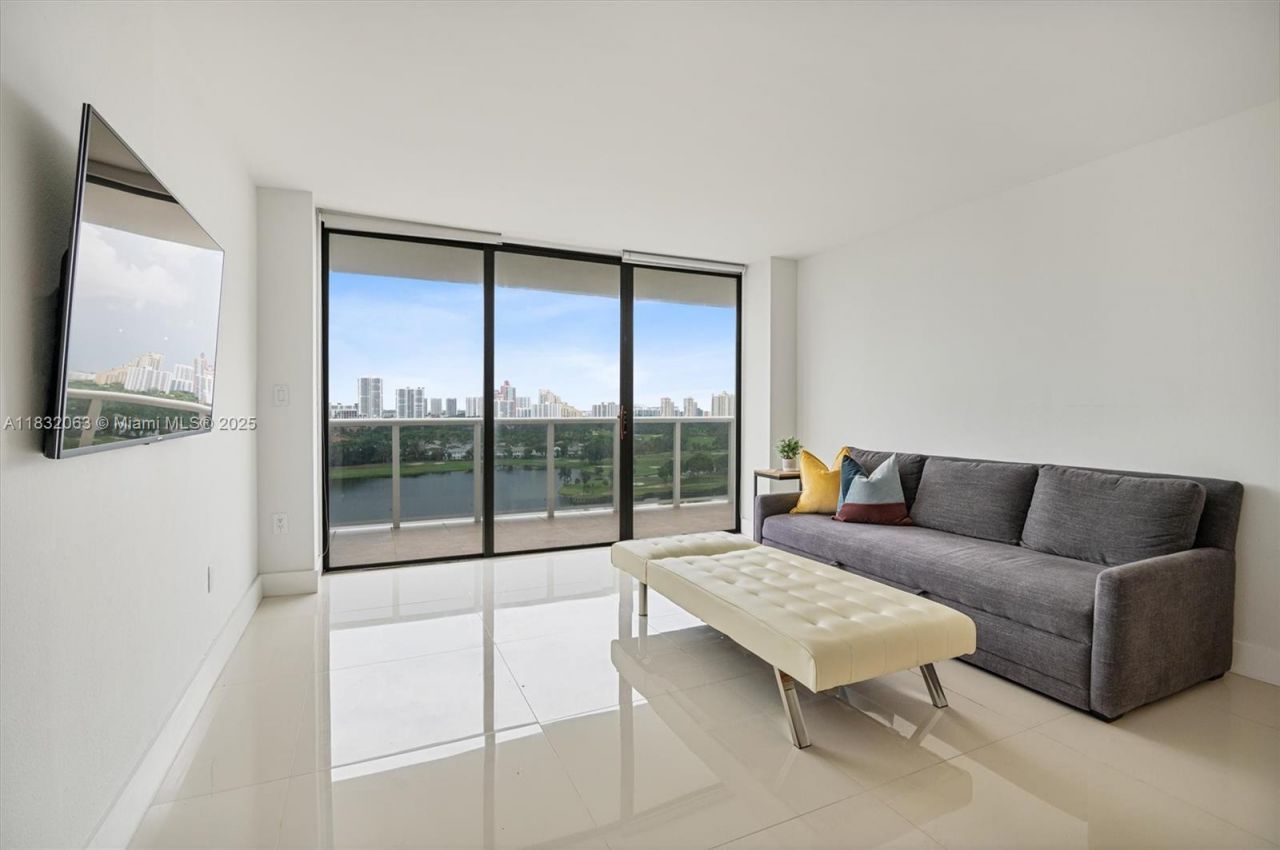 3675 N Country Club Dr, Unit 1705, Aventura, FL 33180 Photo