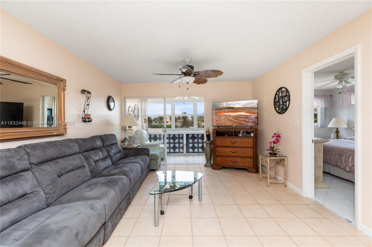 3135 S Ocean Dr, Unit 230, Hallandale Beach, FL 33009 Photo