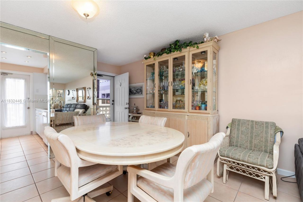 3135 S Ocean Dr, Unit 230, Hallandale Beach, FL 33009 Photo