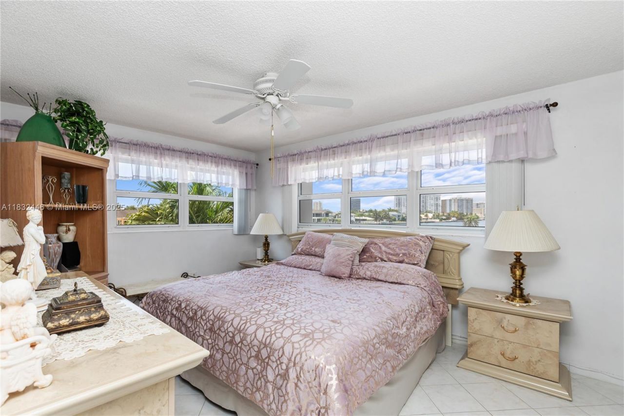 3135 S Ocean Dr, Unit 230, Hallandale Beach, FL 33009 Photo