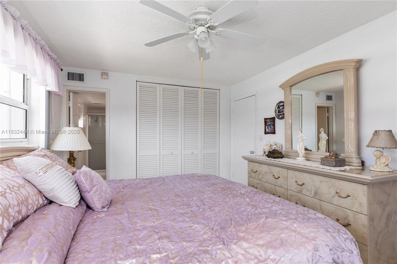 3135 S Ocean Dr, Unit 230, Hallandale Beach, FL 33009 Photo