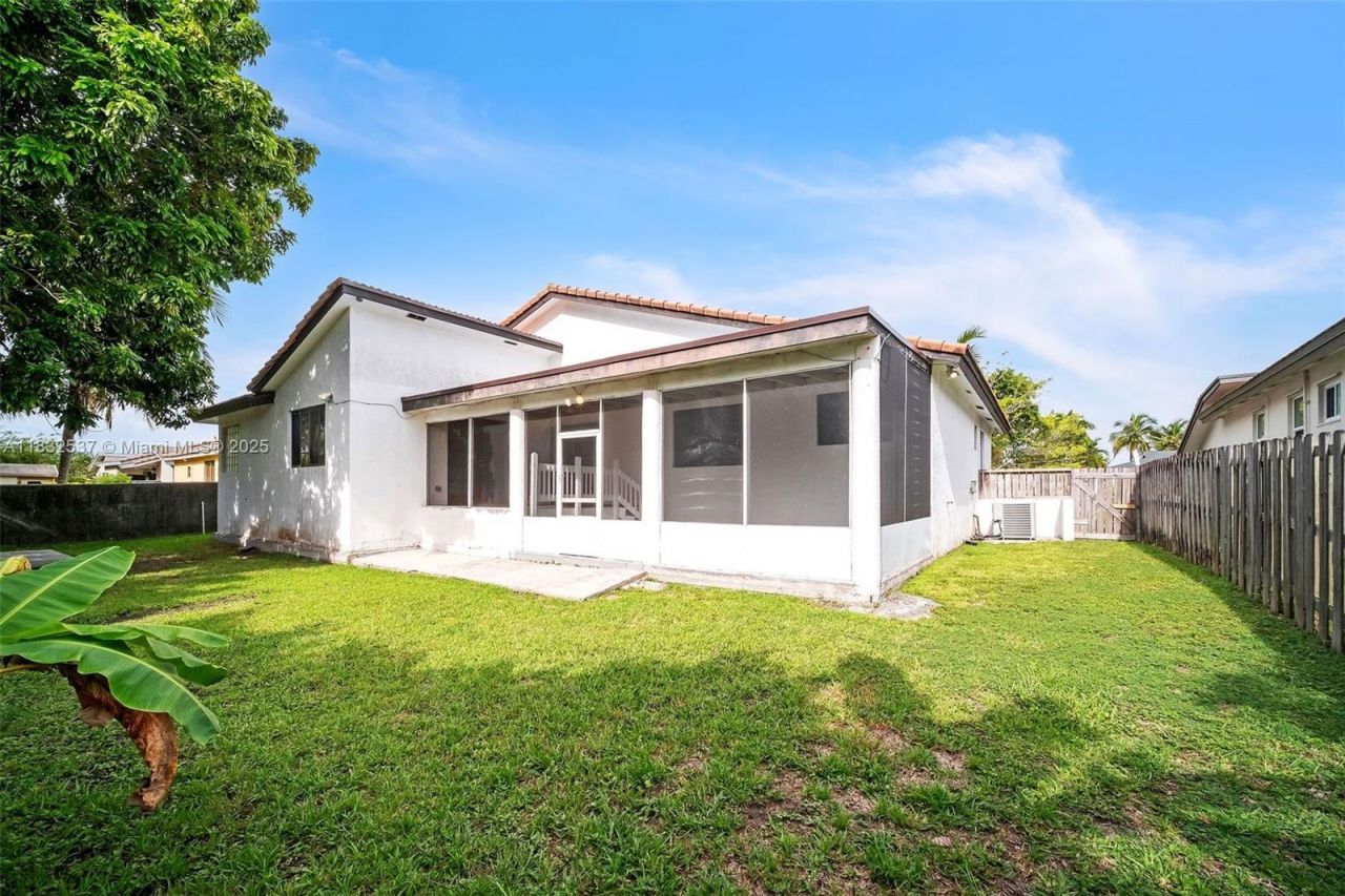 20155 SW 79th Ct, Cutler Bay, FL 33189 Photo